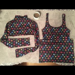 Fabulous 2 piece size small exercise outfit.